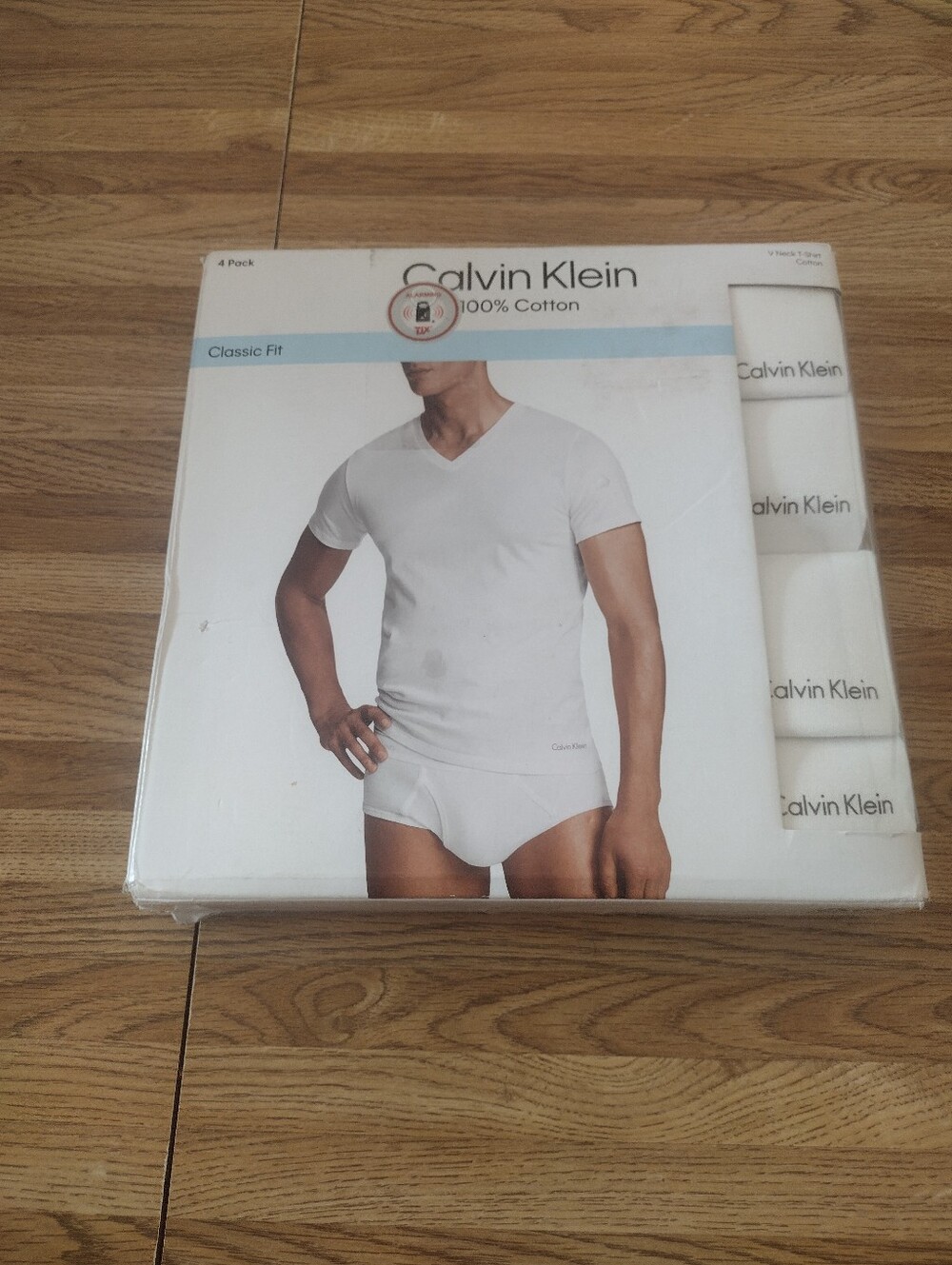 Mens 100% Cotton Sz Medium Calvin Klein 4 Pack White Classic Fit V-Neck T-Shirts